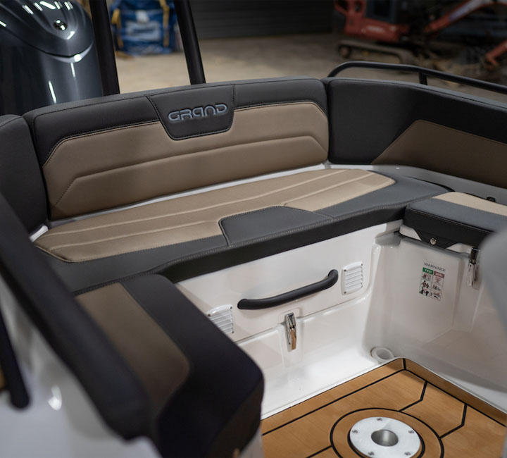 A close up visual of the U-shaped rear passenger seating with the new upholstery styling in the Grand G680