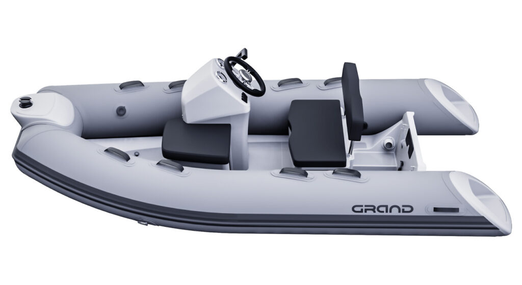 A render visual of the Grand S300 depicting step ends, a steering console, wide drivers seat at the rear and an optional side seat