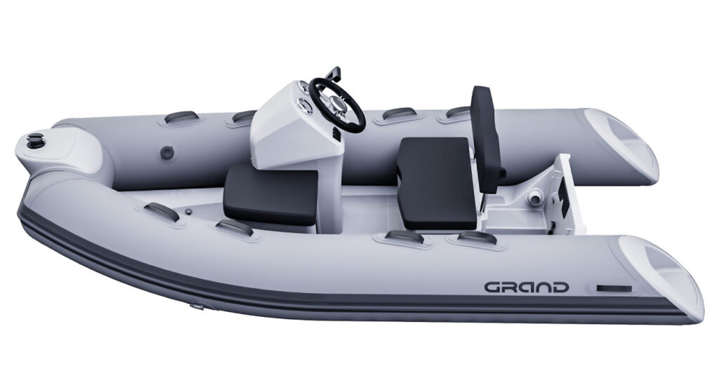 A render visual of the Grand S330 depicting step ends, a steering console, wide drivers seat at the rear and an optional side seat