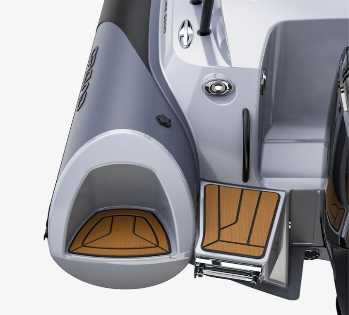 A render visual of the SeaDek flooring on the stern step plates and ladder of the Grand G500