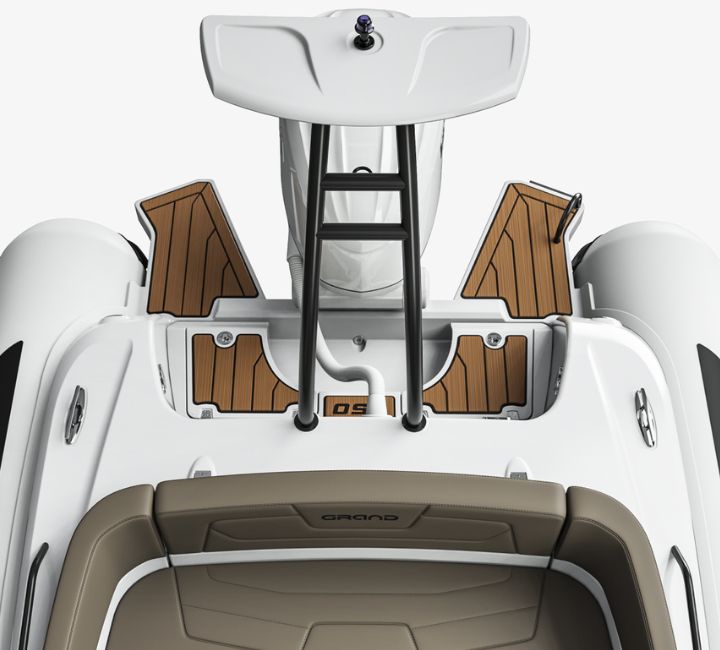 A render visual of the stern of the Grand G850 with an engine on the back