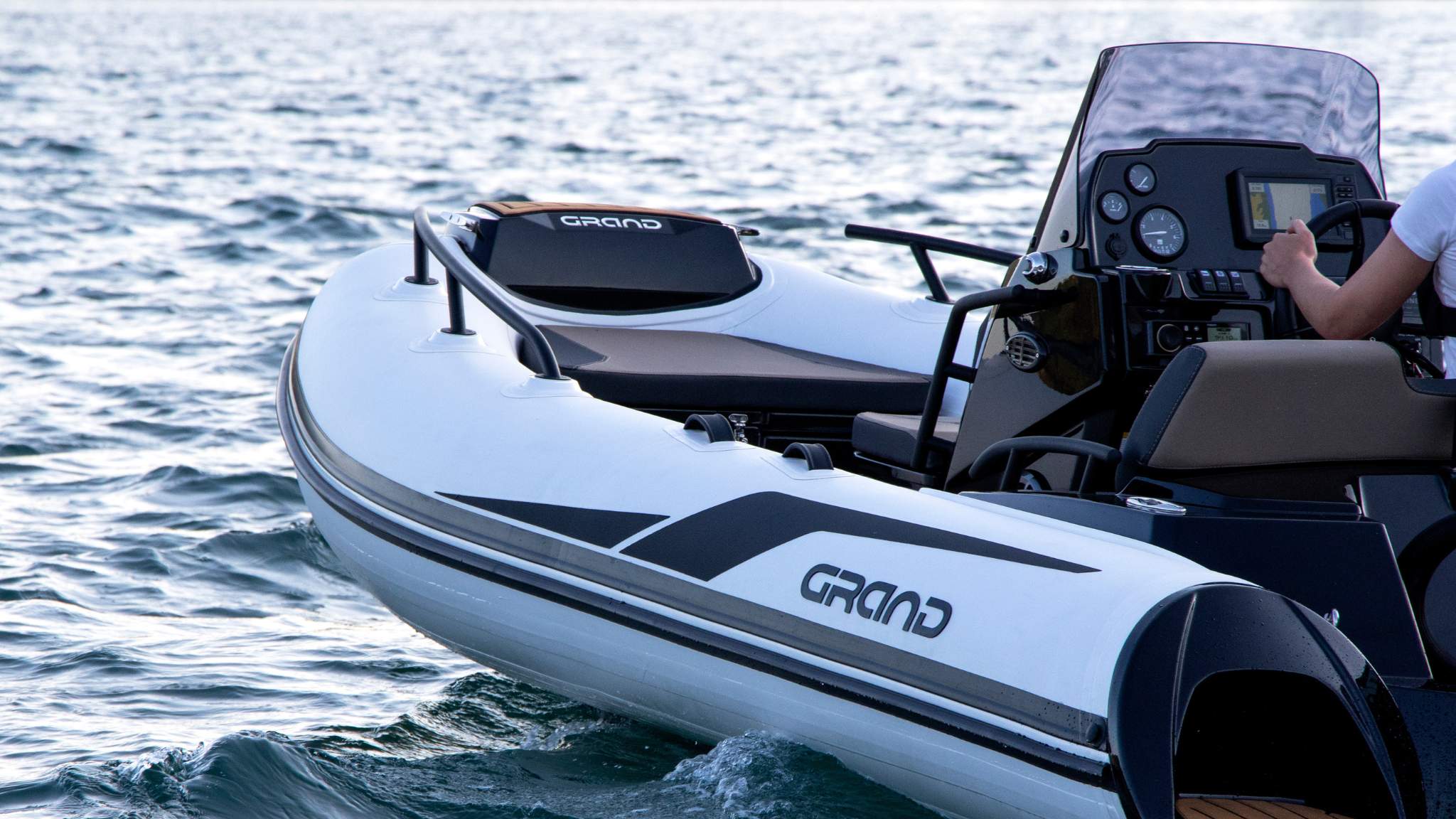 The Grand G420 on the water pictured from the side of the boat