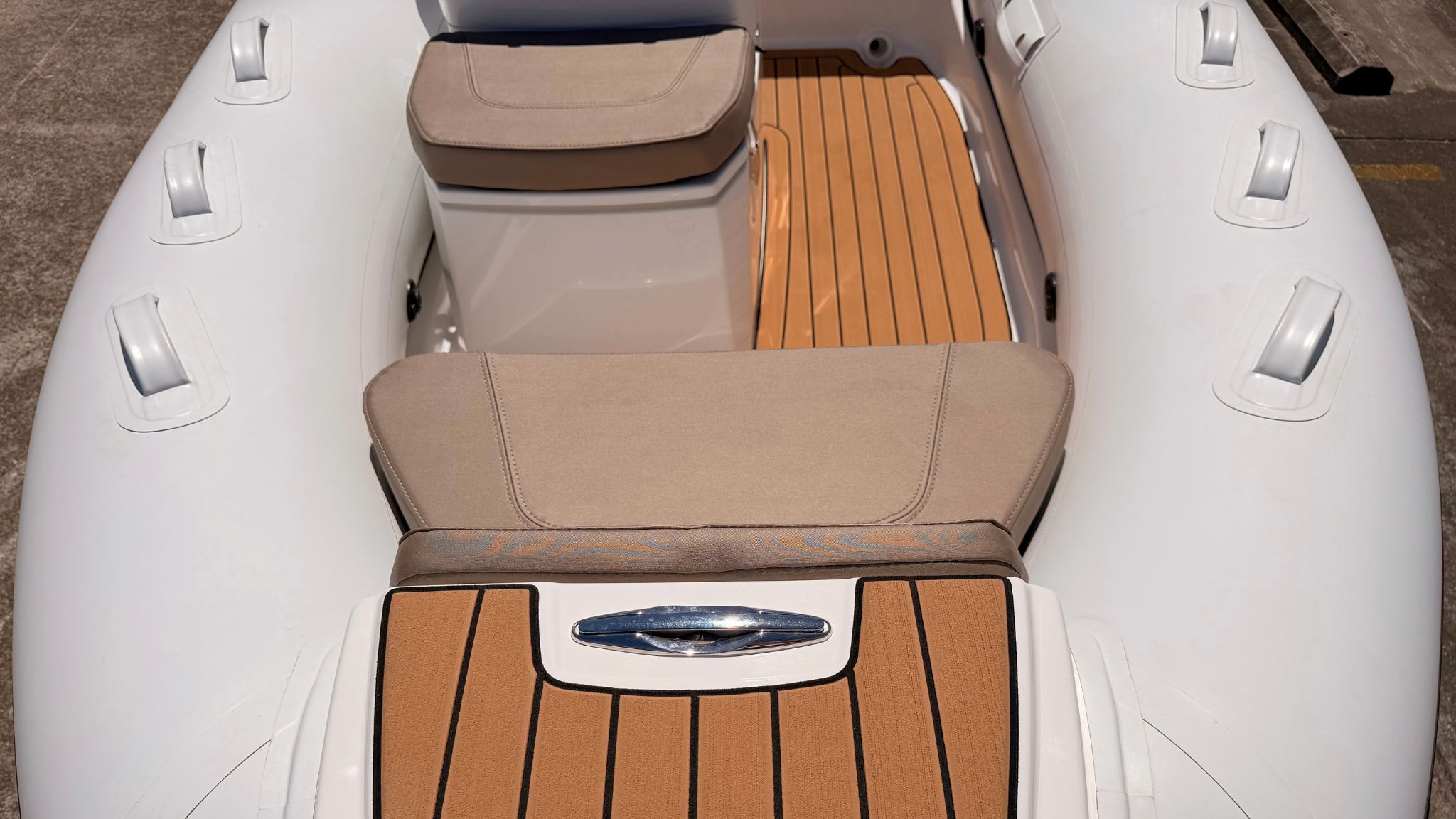 Grand G380 Internal Layout