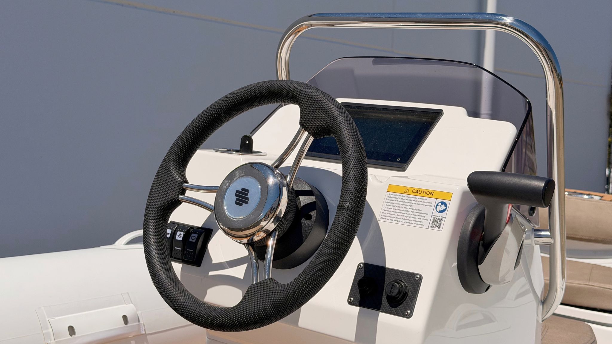 Grand G380 Helm Dashboard with Garmin 9" Chart Plotter
