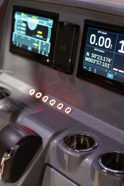 A close up of the Grand G680 console with electronics